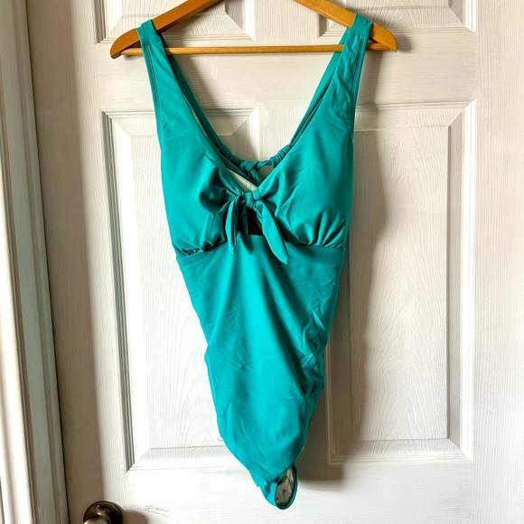 Women’s one-piece bathing suit. Turquoise CUPSHE. NWT 2x. Padded. Tie-back. - Picture 1 of 13